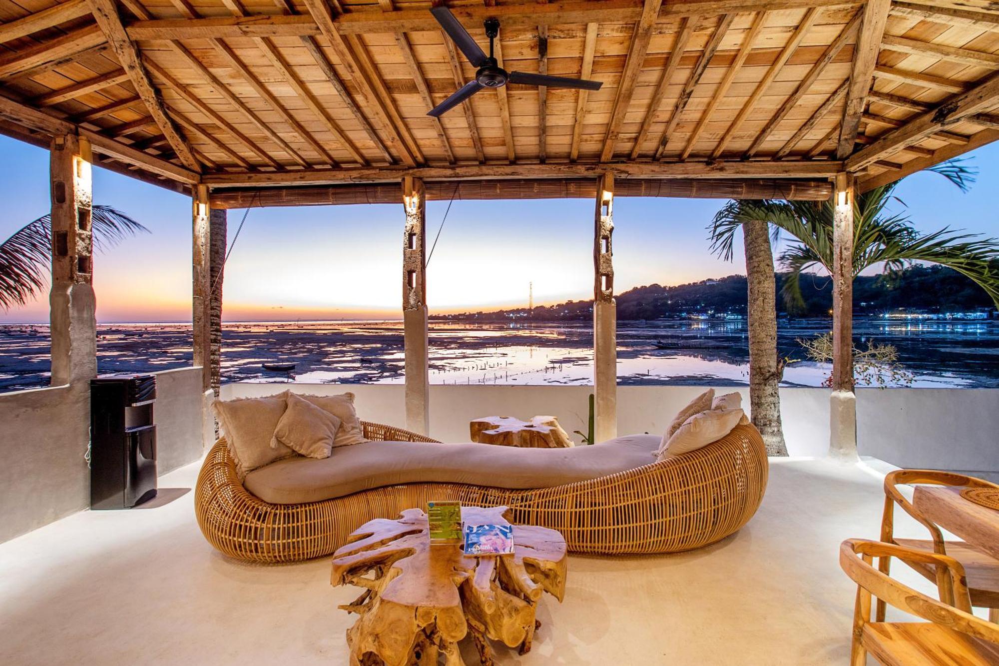 Sunset House Ceningan, 10 Person Beachview Private Villa Нуса Лембонган Екстериор снимка